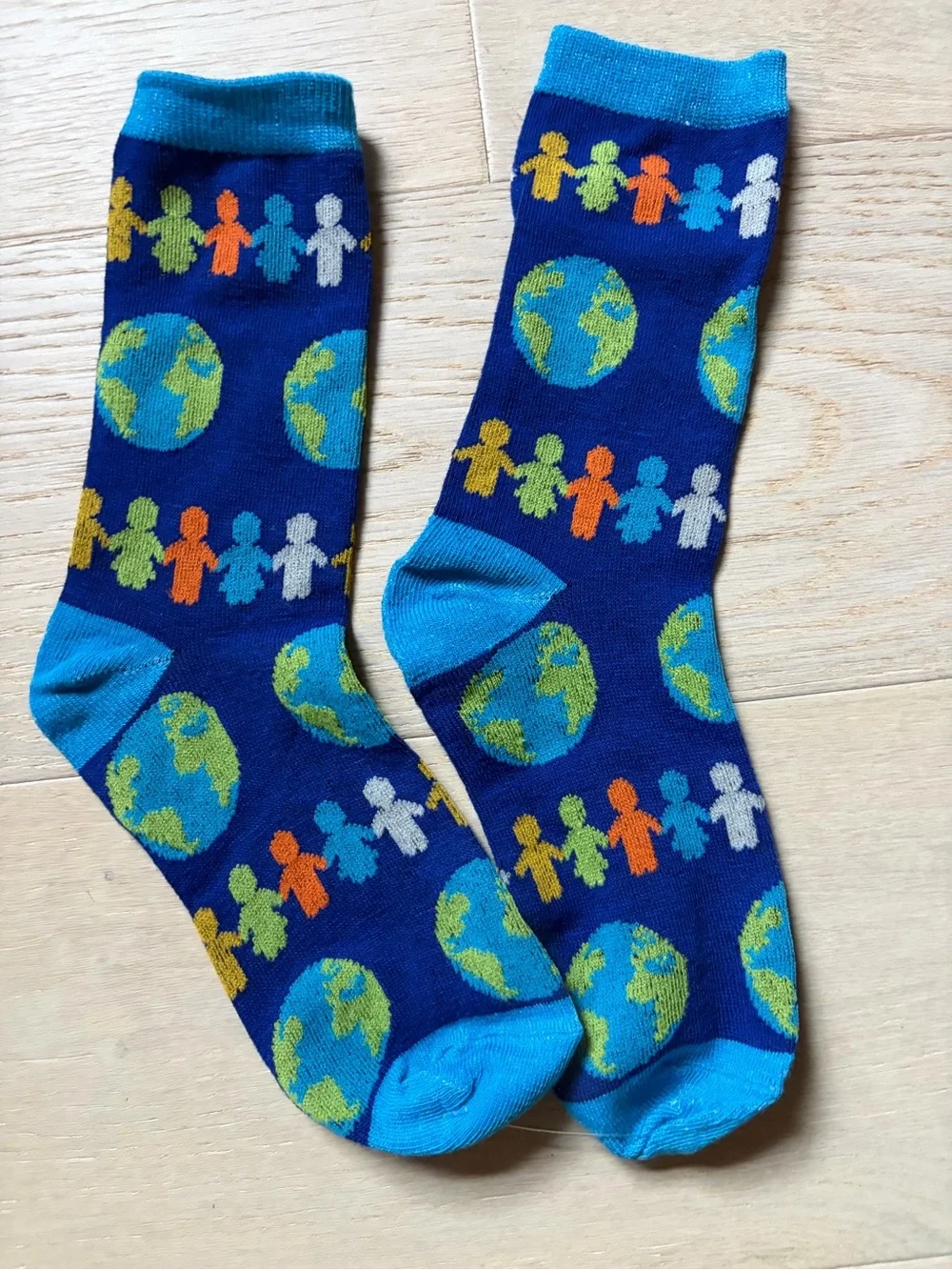 Blue Earth & People Pattern Crew Socks